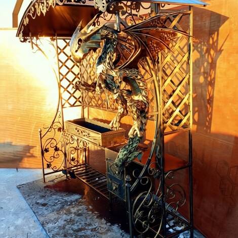 кованый мангал с драконами